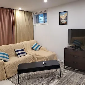Logement Complet, Proche Metro, Parking Gratuit Appartement Montréal